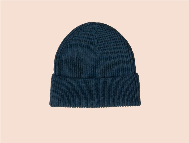 Pétrone bonnet homme posé bleu pétrole#couleur_bleu-pétrole