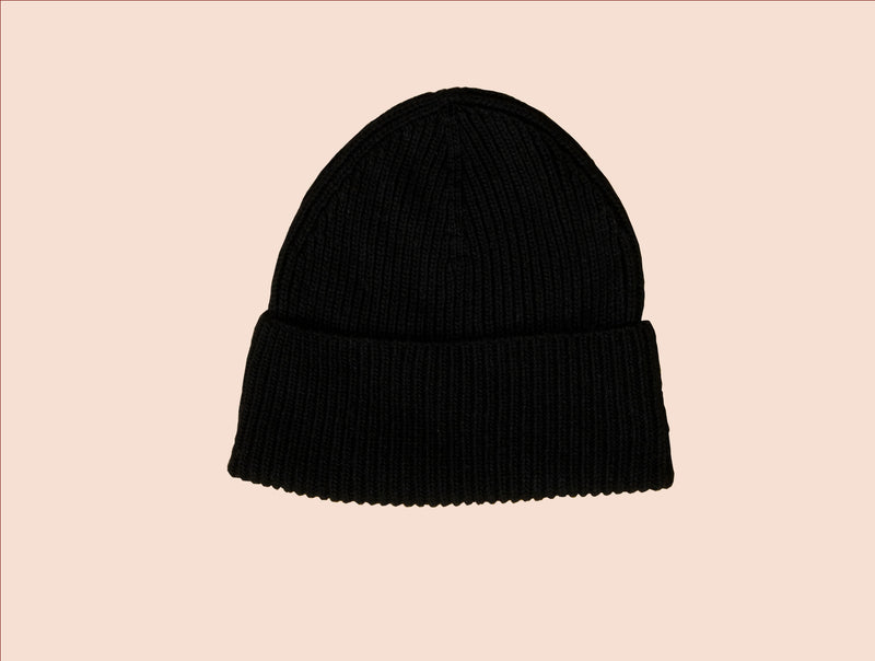 Pétrone bonnet homme posé noir#couleur_noir