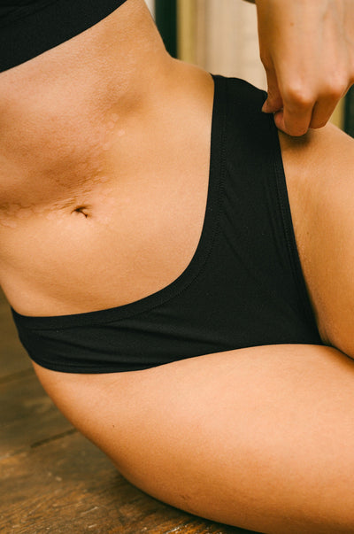 Pétrone culotte échancrée noir femme