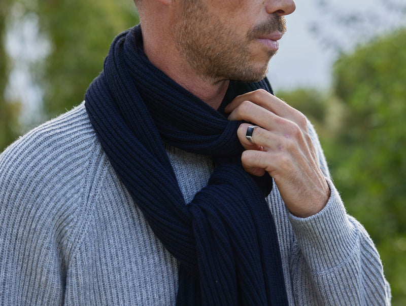 Pétrone écharpe homme bleu marine#couleur_bleu-marine