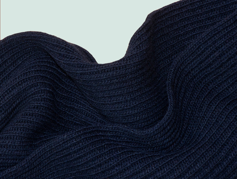 Pétrone écharpe homme zoom bleu marine#couleur_bleu-marine