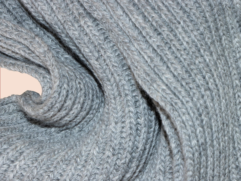 Pétrone écharpe homme zoom gris clair chiné#couleur_gris-chiné-clair