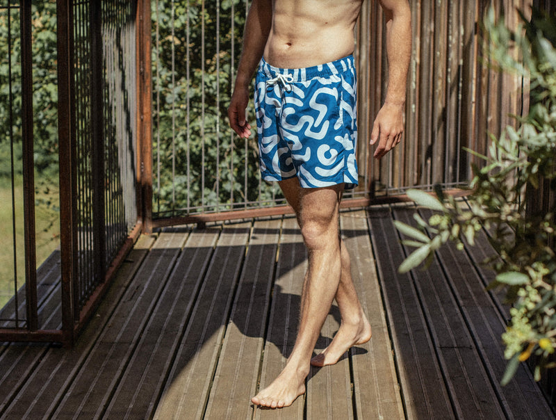 Pétrone short bain polyester recyclé graphique bleu acier homme#couleur_graphique-écru---bleu-acier