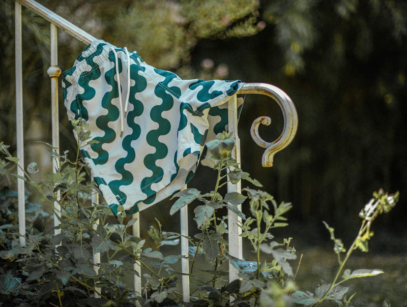 Pétrone short bain polyester recyclé vagues vertes homme#couleur_vagues-vertes