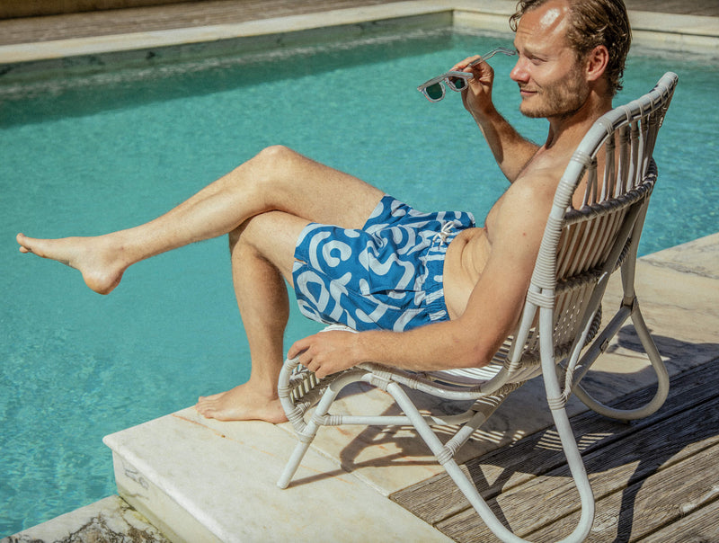 Pétrone short bain polyester recyclé graphique bleu acier homme#couleur_graphique-écru---bleu-acier