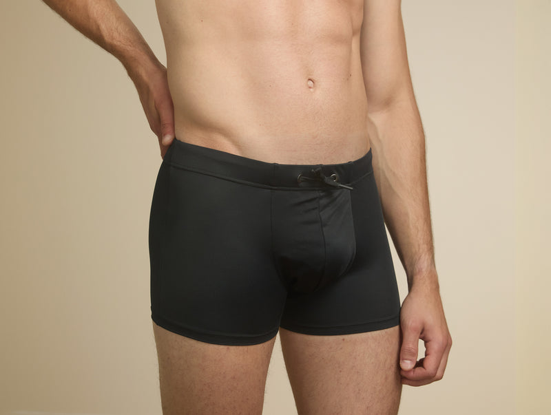 Pétrone shorty bain econyl noir homme#couleur_noir
