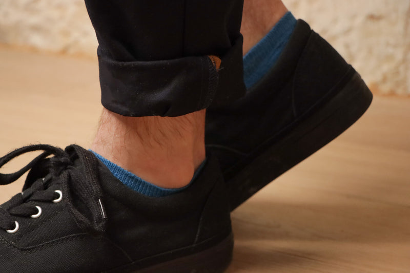 Petrone-socquettes-basses-coton-lin-homme-bleu-ceruleen-portees homme#couleur_bleu-céruléen