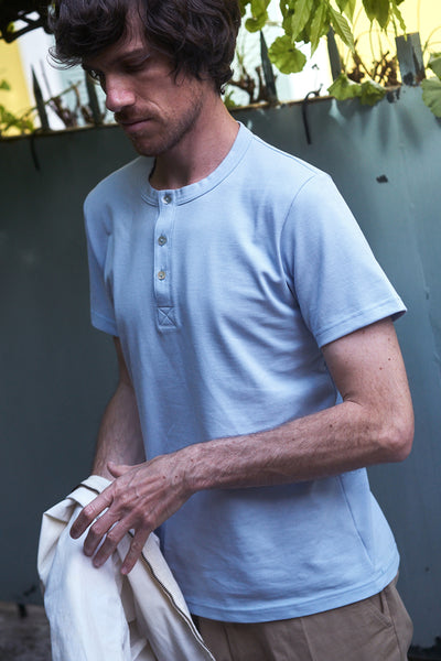 Pétrone Henley manches courtes coton bio bleu ciel homme