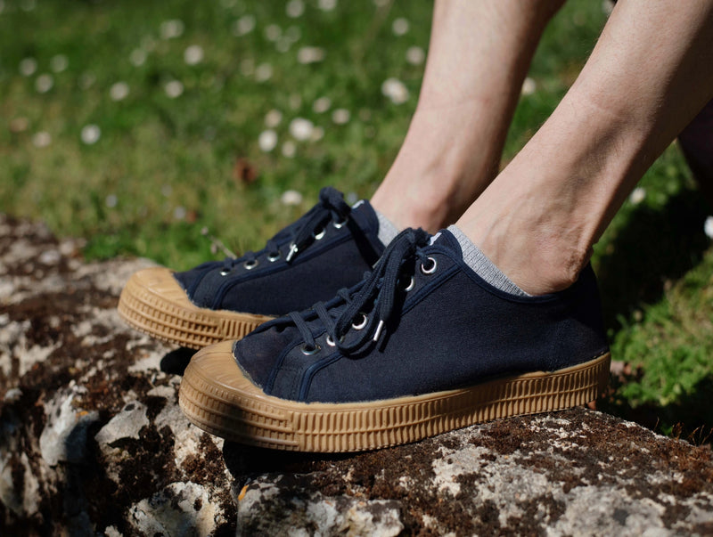 Petrone-socquettes-basses-coton-lin-homme-gris-clair-portees homme#couleur_gris-clair