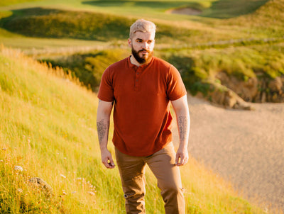 Pétrone Henley cormac manches courtes coton bio Tencel terracotta homme#couleur_terracotta
