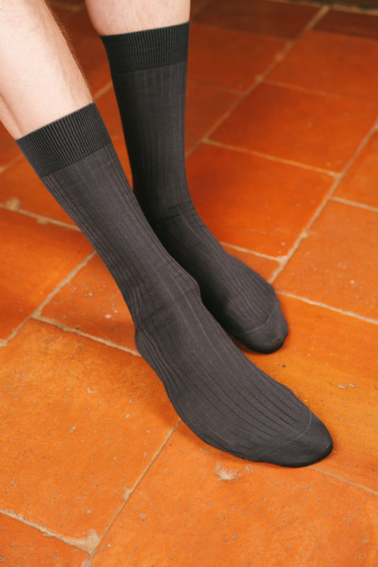 Pétrone chaussettes côtelées mi-mollet en fil d'Ecosse italien gris hommes#couleur_gris