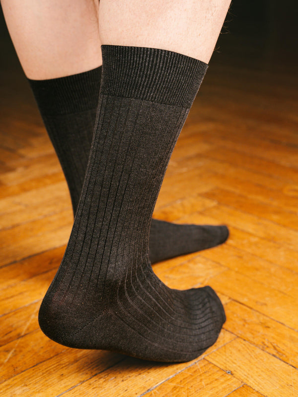Pétrone chaussettes côtelées mi-mollet en fil d'Ecosse italien gris hommes#couleur_gris-anthracite-chiné