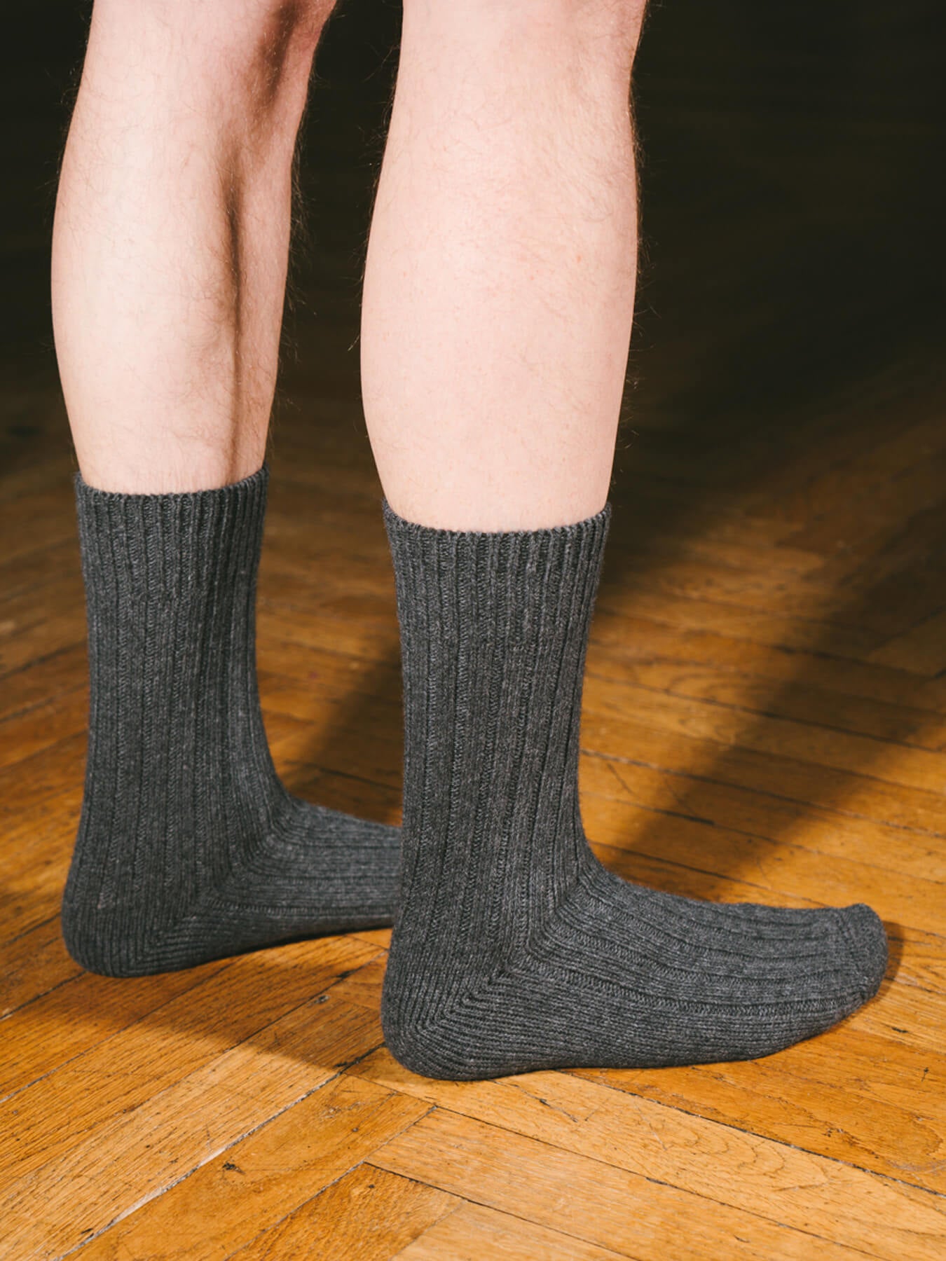 Pétrone chaussettes chaudes côtelées laine mérinos gris anthracite homme#couleur_gris-anthracite