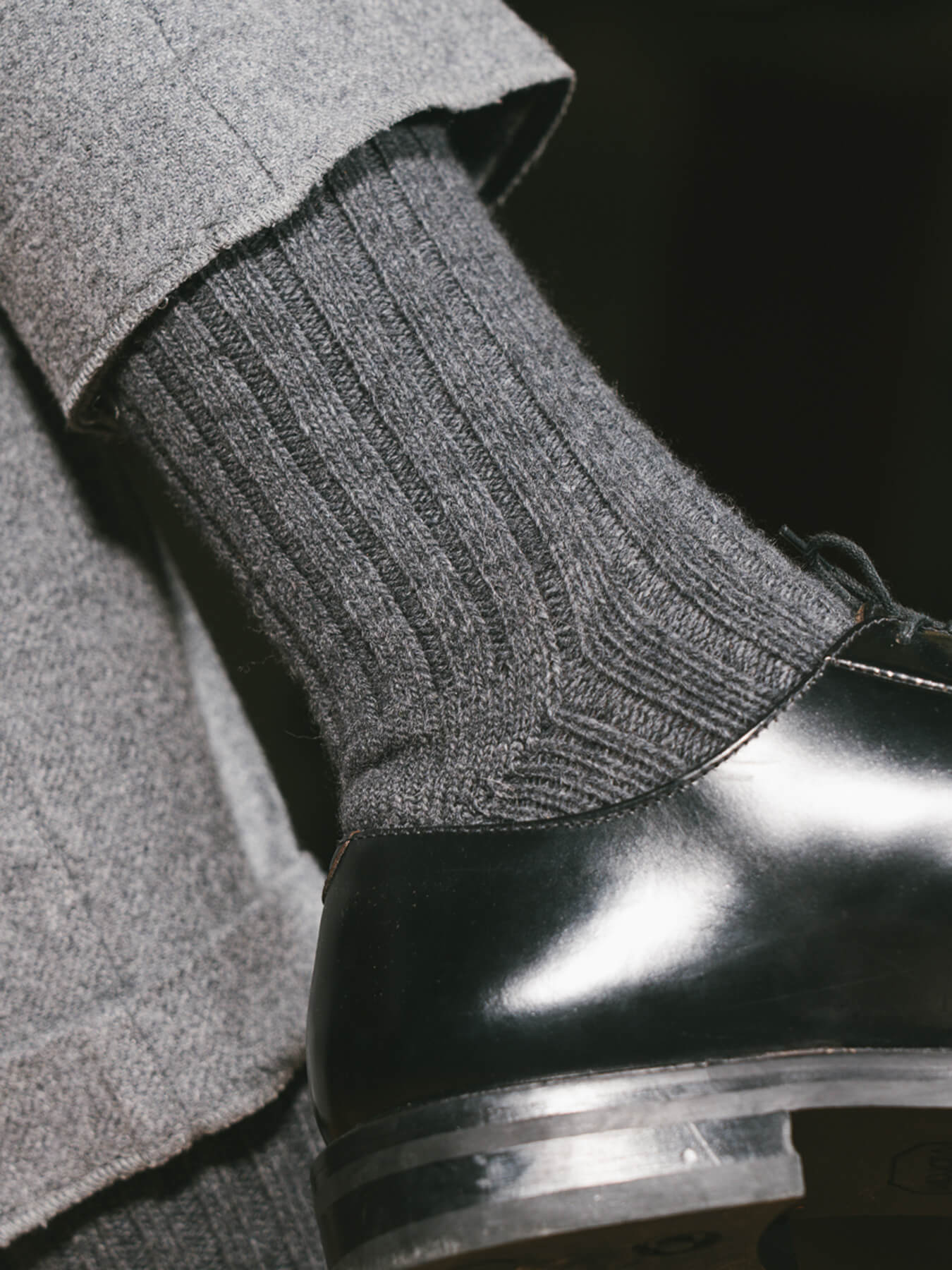 Pétrone chaussettes chaudes côtelées laine mérinos gris anthracite homme#couleur_gris-anthracite