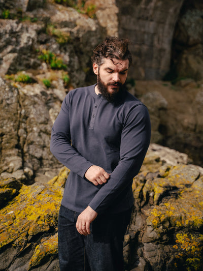 Pétrone Henley cormac manches longues coton bio bleu marine homme#couleur_bleu-marine