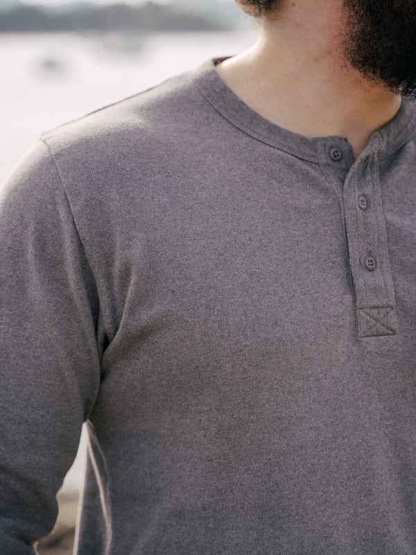 Pétrone Henley cormac manches longues coton bio gris moyen homme#couleur_gris-moyen-chiné