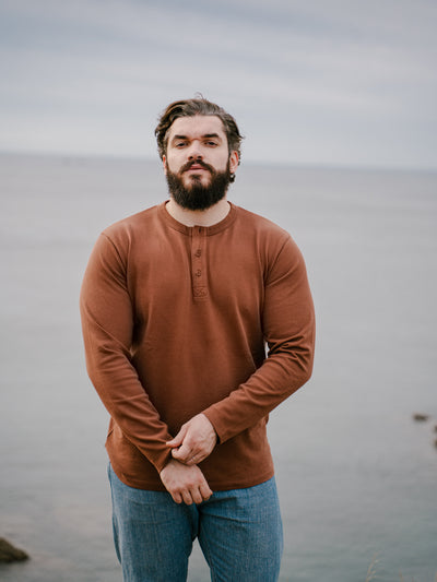 Pétrone Henley cormac manches longues coton bio noisette homme#couleur_noisette