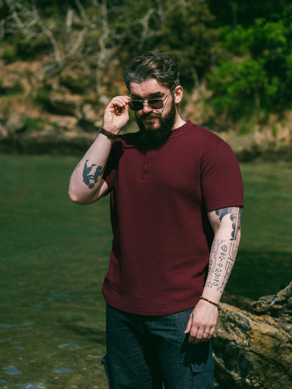 Pétrone Henley cormac manches courtes coton bio Tencel bordeaux foncé homme#couleur_bordeaux-foncé
