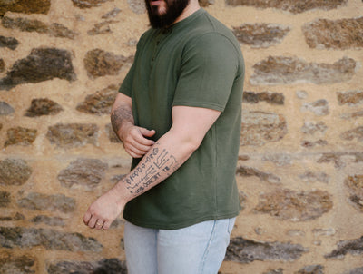Pétrone Henley cormac manches courtes coton bio Tencel vert kaki homme#couleur_vert-kaki