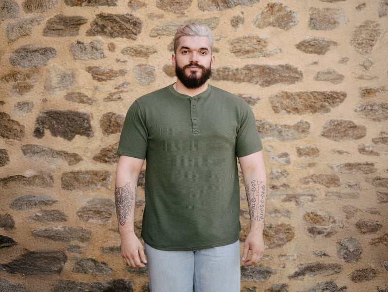 Pétrone Henley cormac manches courtes coton bio Tencel vert kaki homme#couleur_vert-kaki