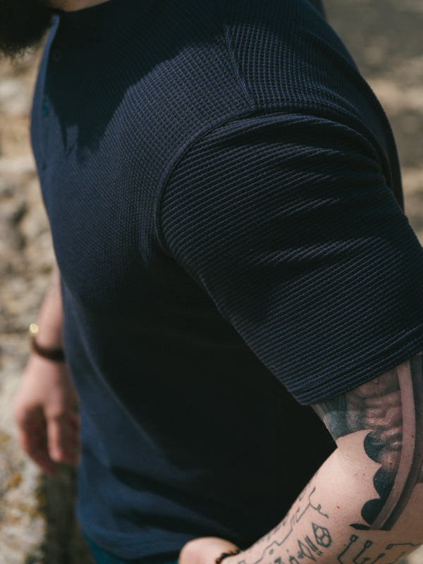 Pétrone Henley cormac manches courtes coton bio Tencel bleu marine homme#couleur_bleu-marine