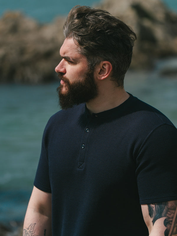 Pétrone Henley cormac manches courtes coton bio Tencel bleu marine homme#couleur_bleu-marine