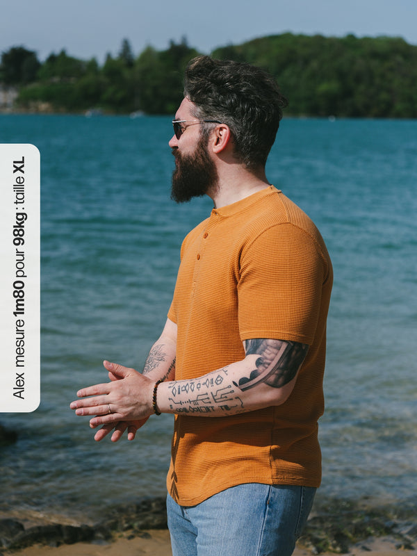 Pétrone Henley cormac manches courtes coton bio Tencel ocre homme#couleur_ocre