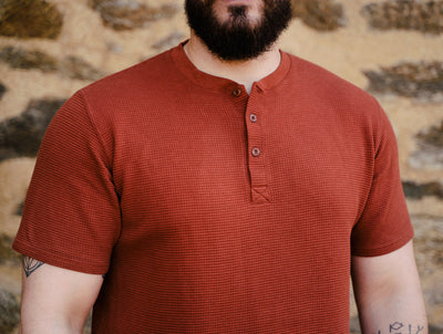 Pétrone Henley cormac manches courtes coton bio Tencel terracotta homme#couleur_terracotta