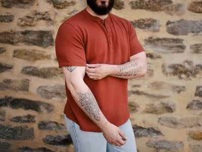 Pétrone Henley cormac manches courtes coton bio Tencel terracotta homme#couleur_terracotta