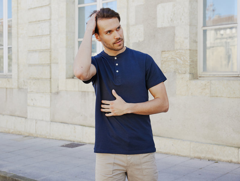 Pétrone Henley manches courtes coton bio tencel bleu marine homme#couleur_bleu-marine