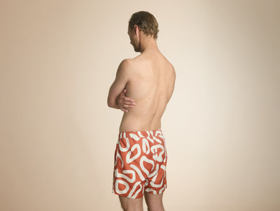 Pétrone short bain polyester recyclé graphique rouille homme#couleur_graphique-écru-rouille