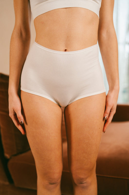 Pétrone shorty taille haute blanc crème femme