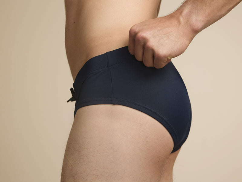 Pétrone slip bain econyl bleu marine homme#couleur_bleu marine