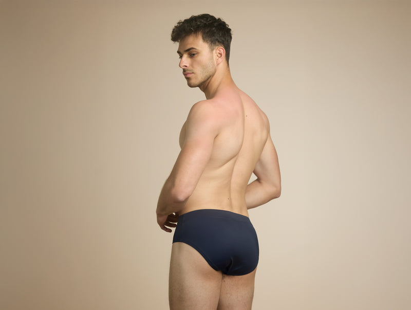 Pétrone slip bain econyl bleu marine homme#couleur_bleu marine