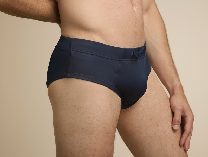 Pétrone slip bain econyl bleu marine homme#couleur_bleu marine