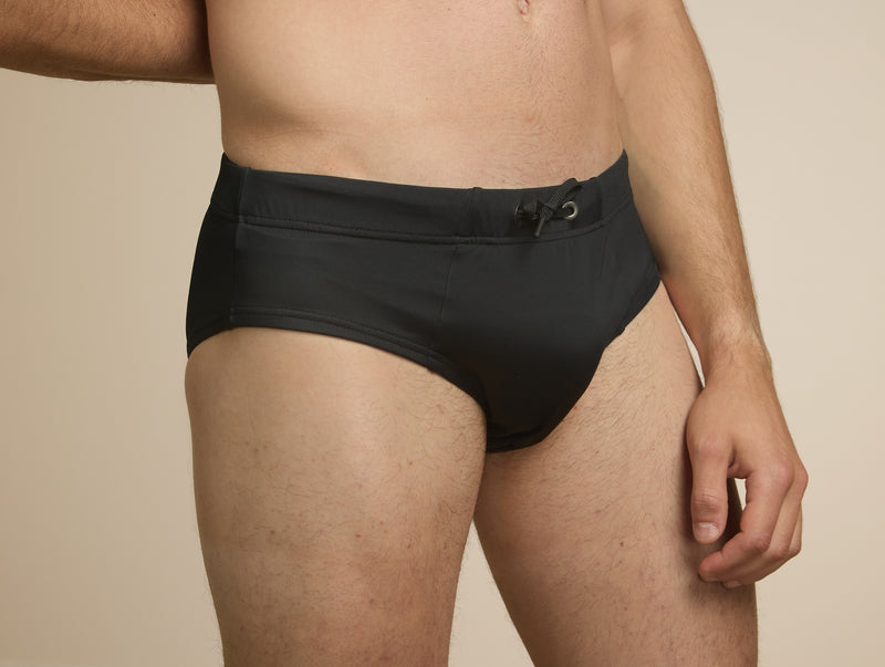 Pétrone slip bain econyl noir homme#couleur_noir