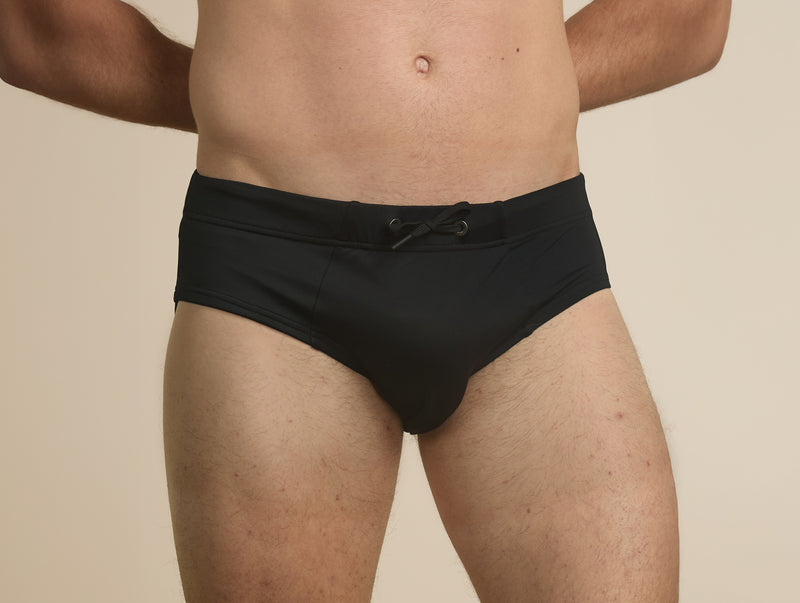 Pétrone slip bain econyl noir homme#couleur_noir