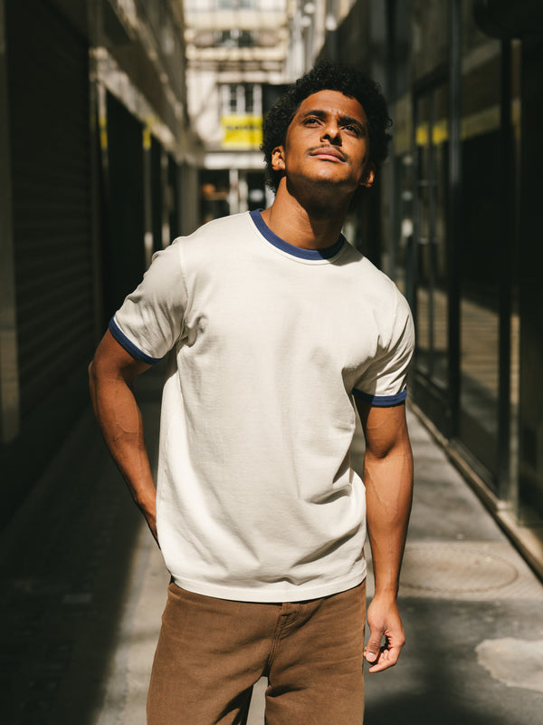 Pétrone T-shirt homme varsity contrasté blanc crème bleu marine coton biologique Tencel Lyocell#couleur_bleu-marine-/-blanc-crème