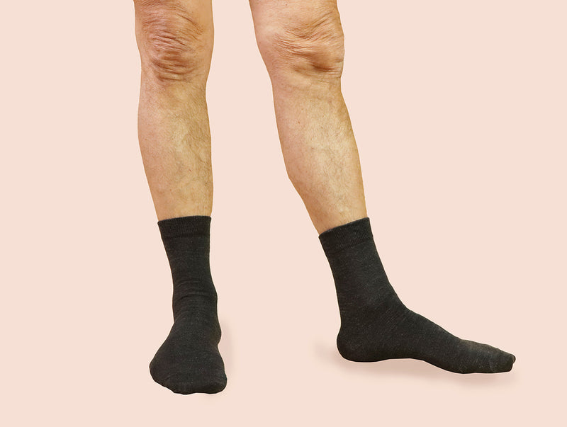 Petrone-chaussettes-lin-coton-homme-posee-noir #couleur_noir