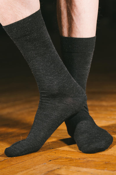 Pétrone chaussettes laine mérinos gris anthracite homme vignette