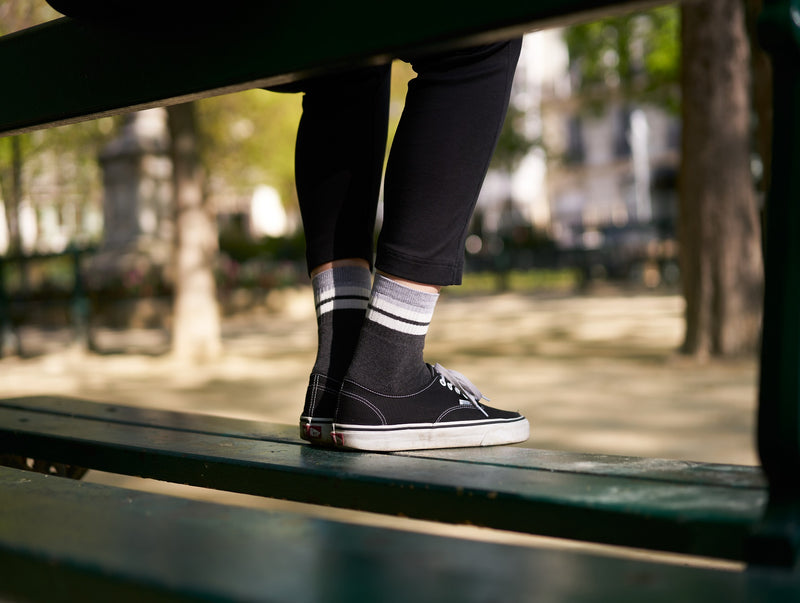 Petrone-chaussettes-tennis-coton-bio-retro-basses-homme-gris anthracite-gris clair#couleur_gris-anthracite---gris-clair