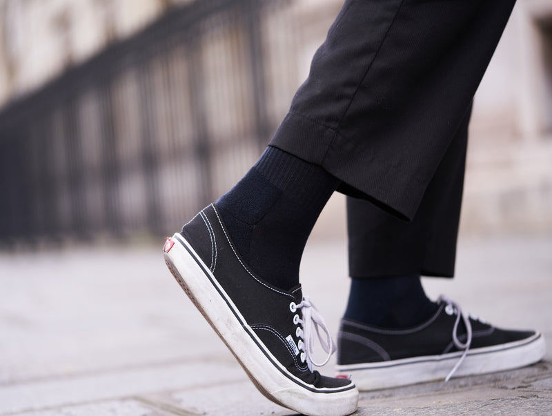 Petrone-chaussettes-tennis-coton-bio-unies-hautes-homme-noir#couleur_noir