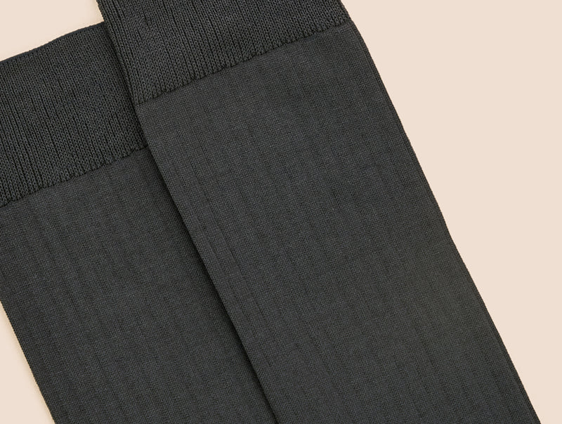 Pétrone chaussettes côtelées mi-mollet en fil d'Ecosse italien gris hommes#couleur_gris