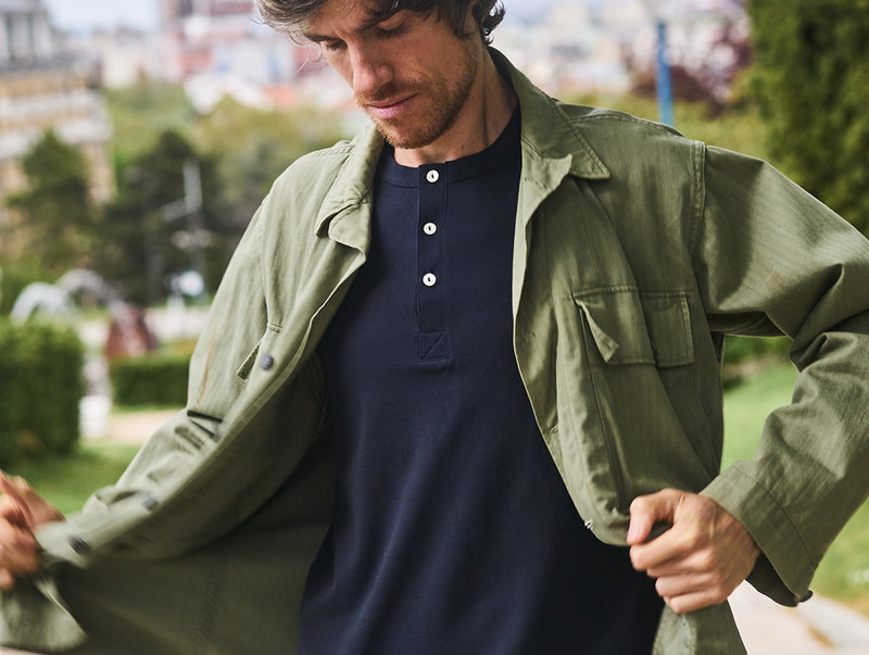 Pétrone Henley manches courtes coton bio bleu marine homme#couleur_bleu-marine