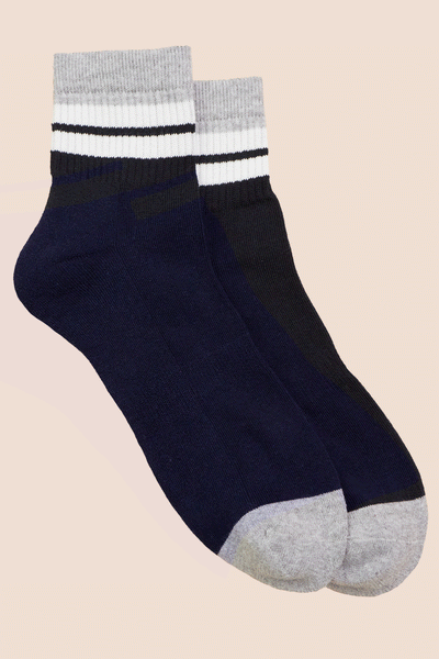 Petrone-chaussettes-tennis-coton-bio-rayures-basses-homme-bleu-marine-gris-posees