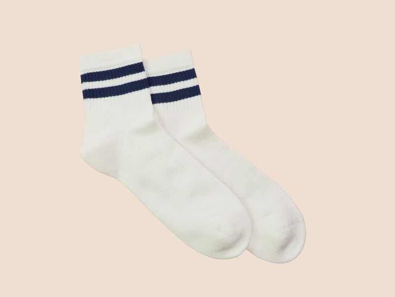Petrone-chaussettes-tennis-coton-bio-rayures-basses-homme-écru-bleu marine-posees#couleur_écru---bleu-marine
