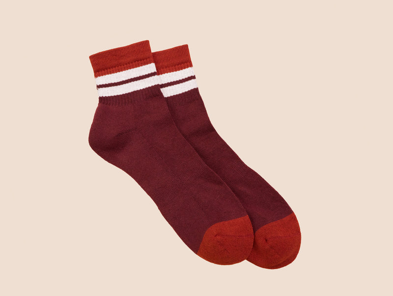 Petrone-chaussettes-tennis-coton-bio-retro-basses-homme-bordeaux-rouille-posees#couleur_bordeaux---rouille