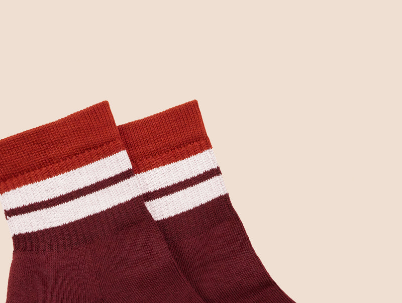 Petrone-chaussettes-tennis-coton-bio-retro-basses-homme-bordeaux-rouille-posees#couleur_bordeaux---rouille