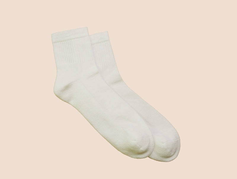 Petrone-chaussettes-tennis-coton-bio-unies-basses-homme-blanc crème-posees#couleur_blanc crème
