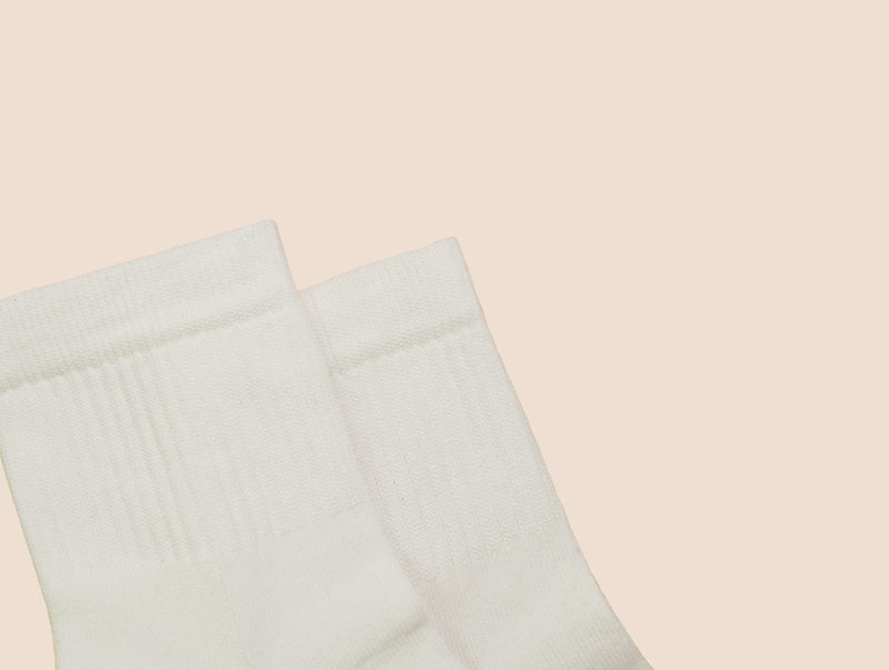 Petrone-chaussettes-tennis-coton-bio-unies-basses-homme-blanc crème-posees#couleur_blanc-crème